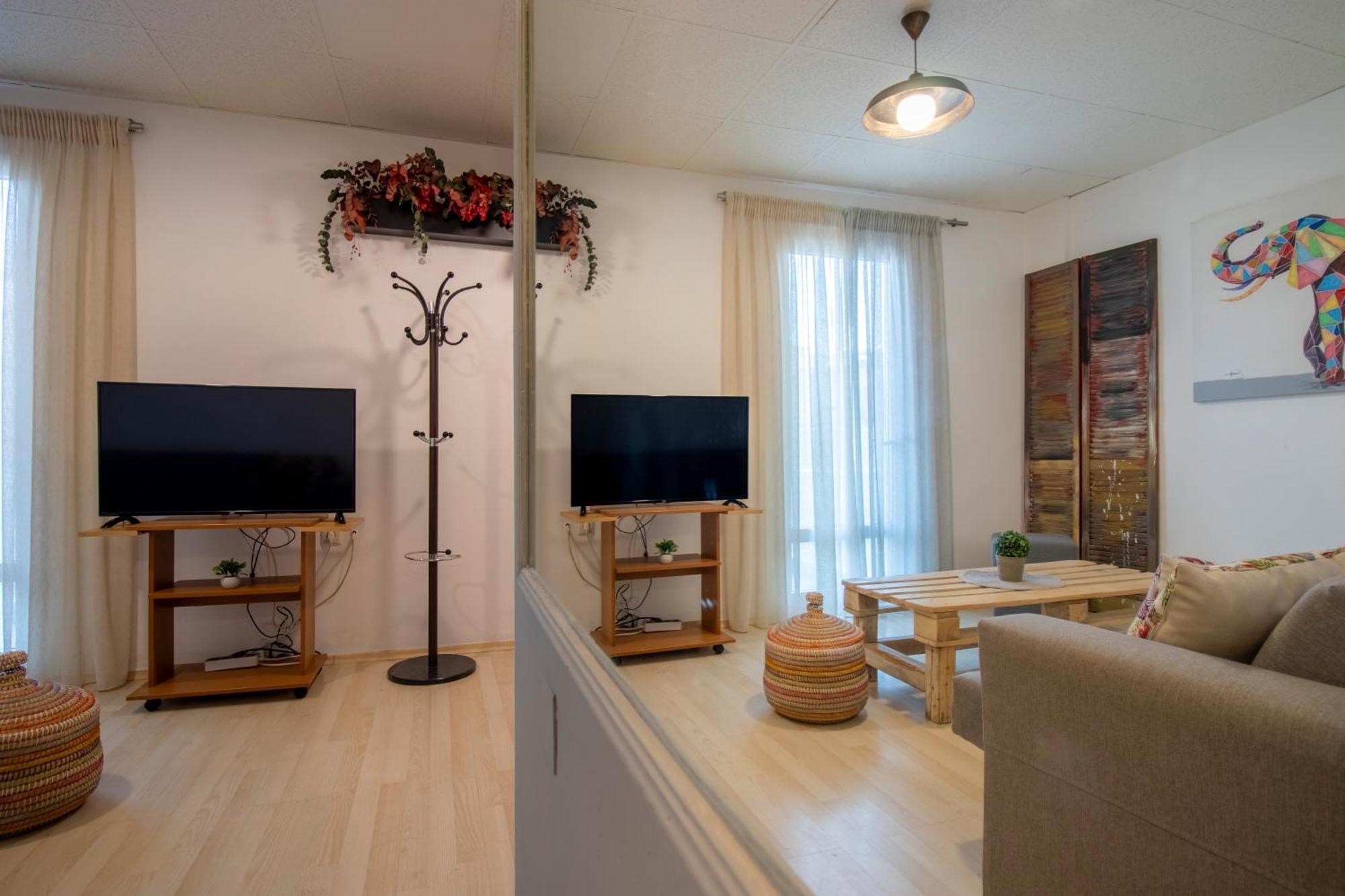 Modern City Apt In The Heart Of Heraklion Exterior photo