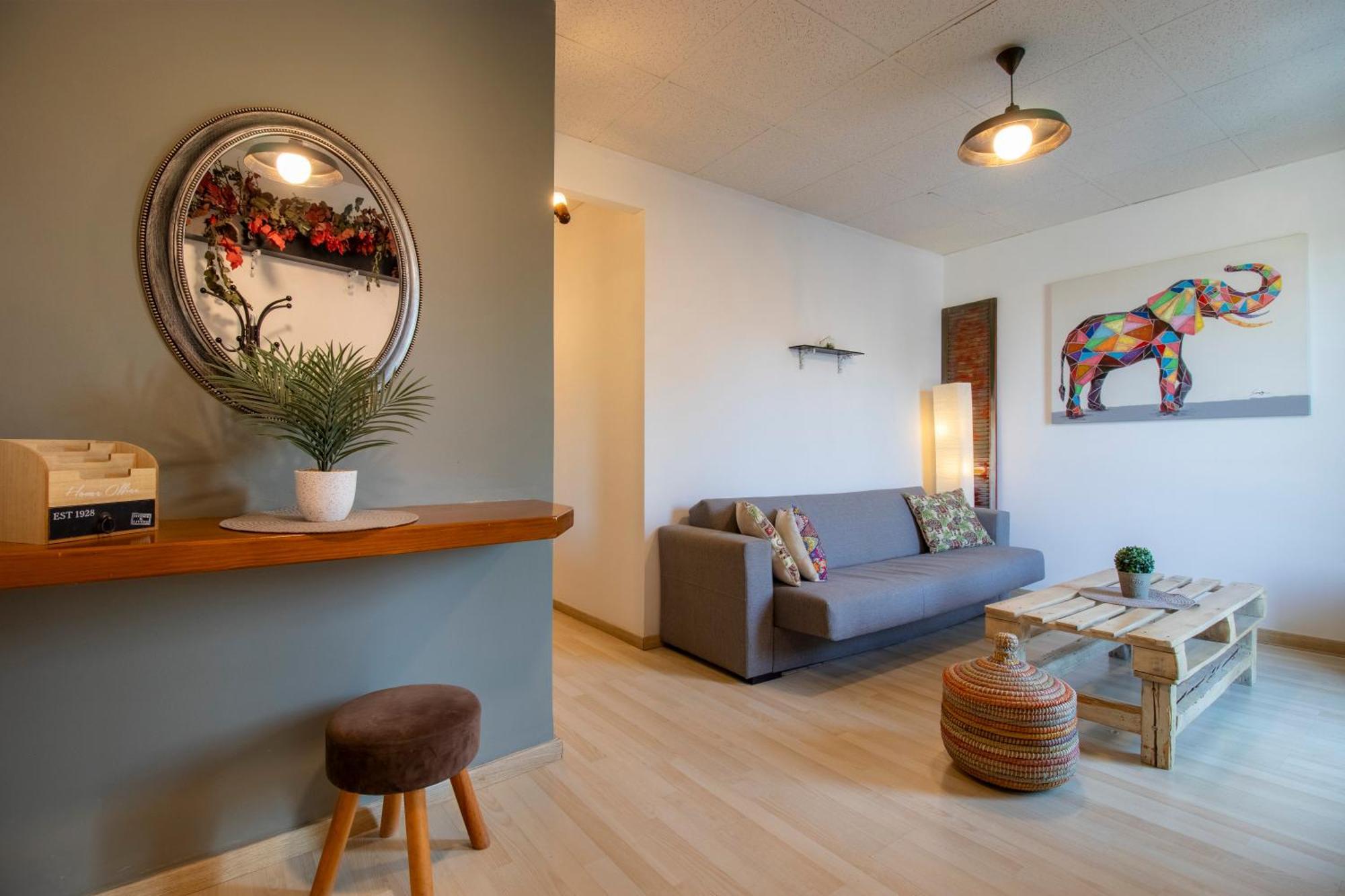 Modern City Apt In The Heart Of Heraklion Exterior photo