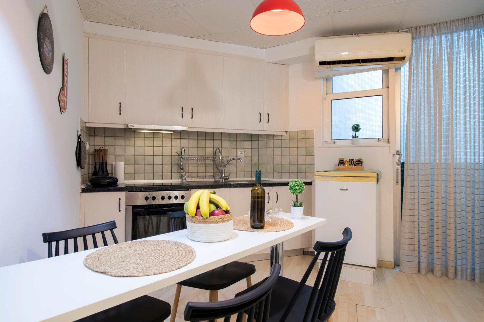 Modern City Apt In The Heart Of Heraklion Exterior photo