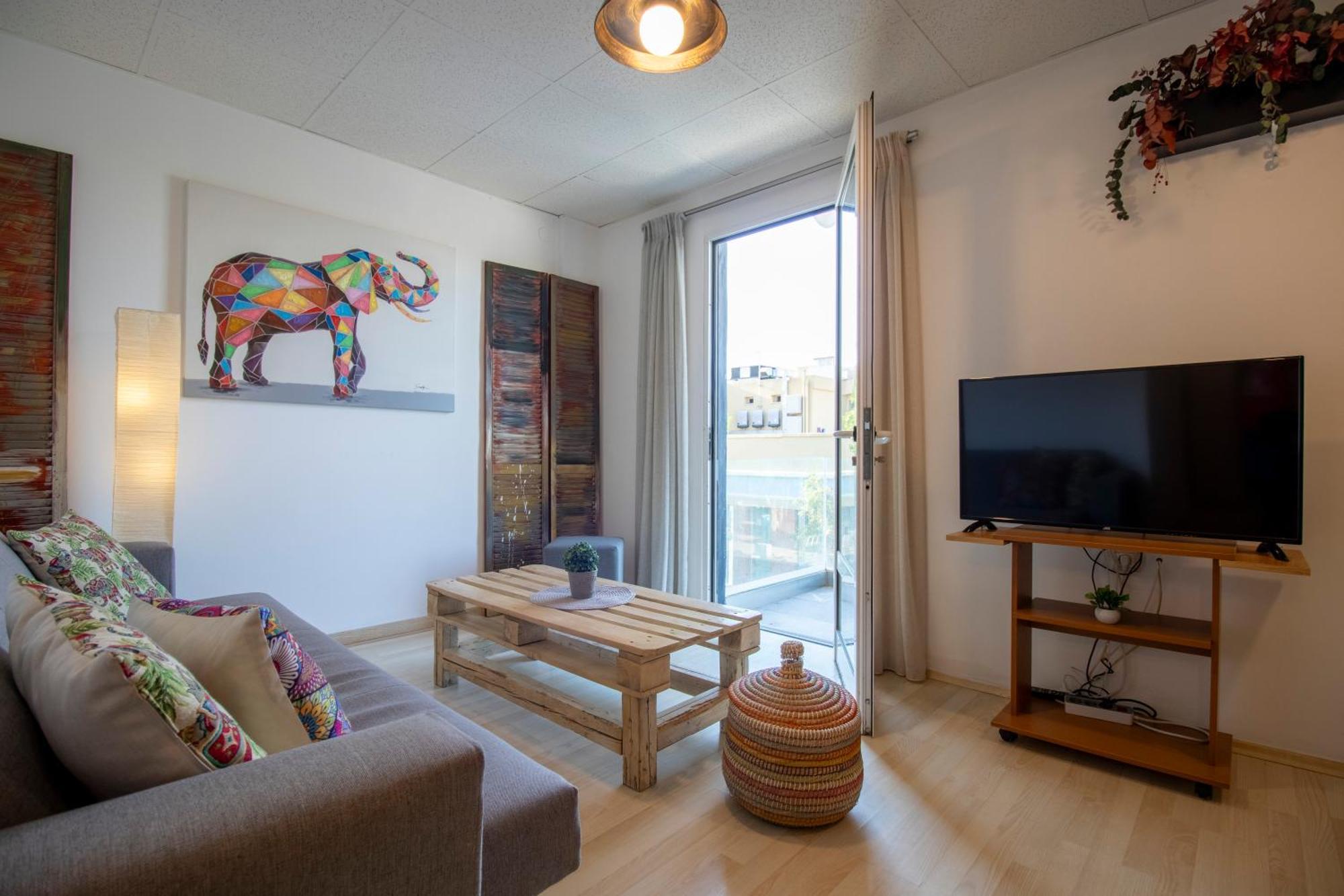 Modern City Apt In The Heart Of Heraklion Exterior photo